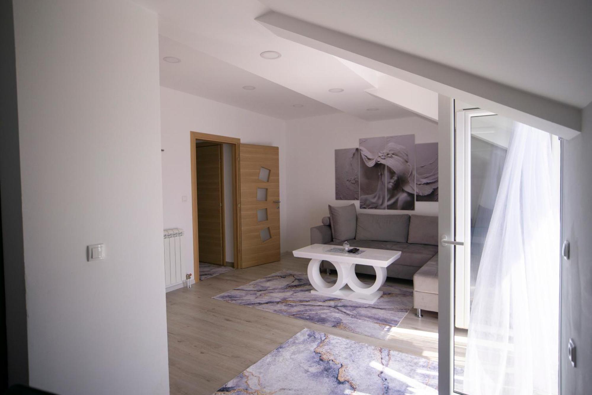 Luxury Apartments Milicevic Требинье Экстерьер фото